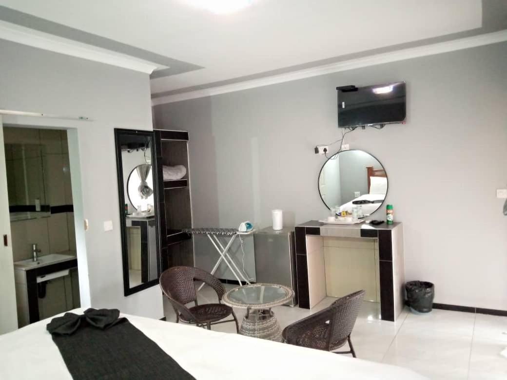 Global Guest House Касане Экстерьер фото